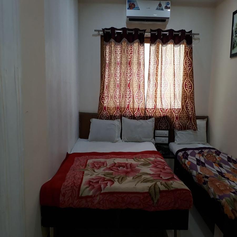 Hotel Hill Stone ราชโกฎิ ภายนอก รูปภาพ